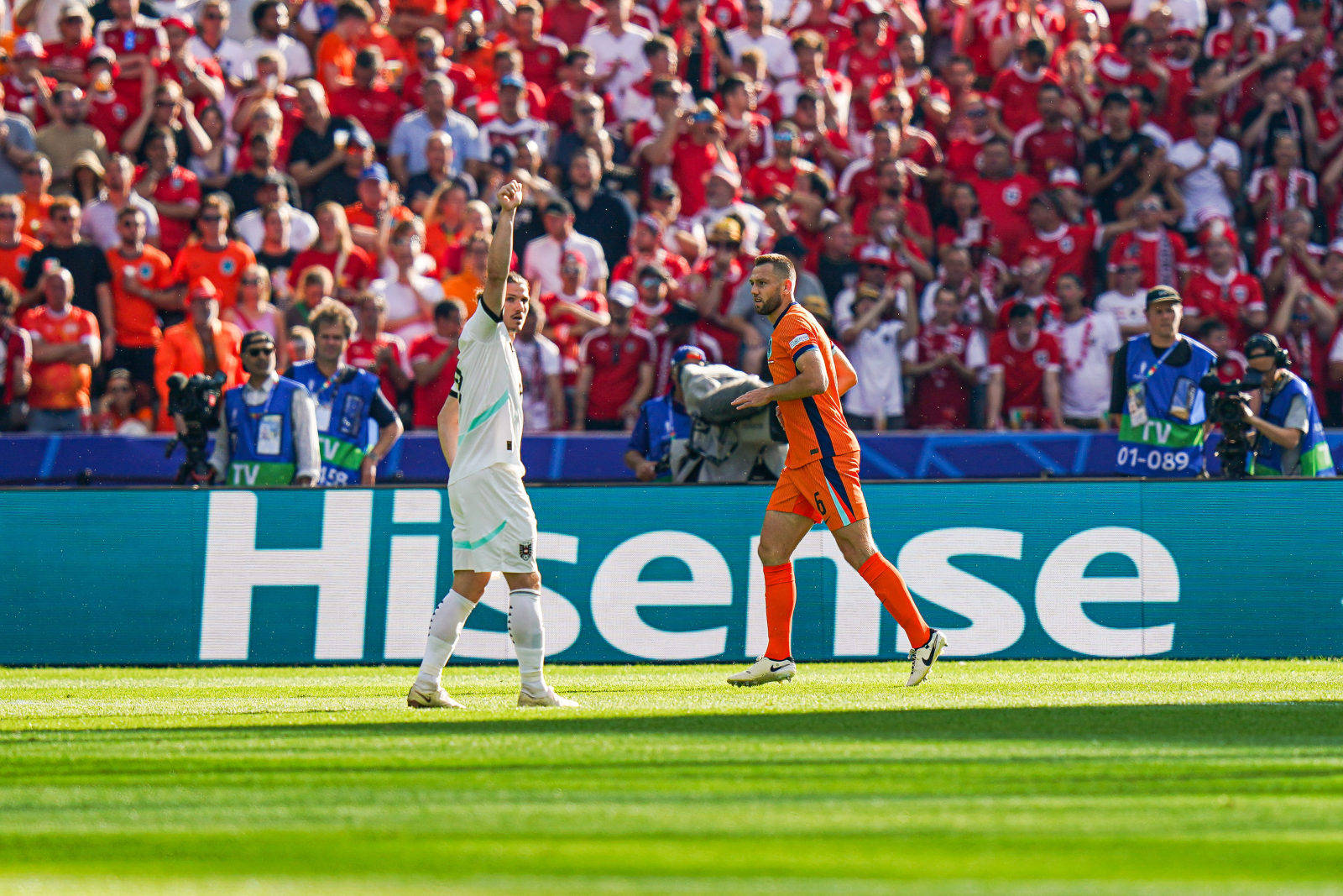 英格兰队险胜奥地利队，波尔状态火热的简单介绍