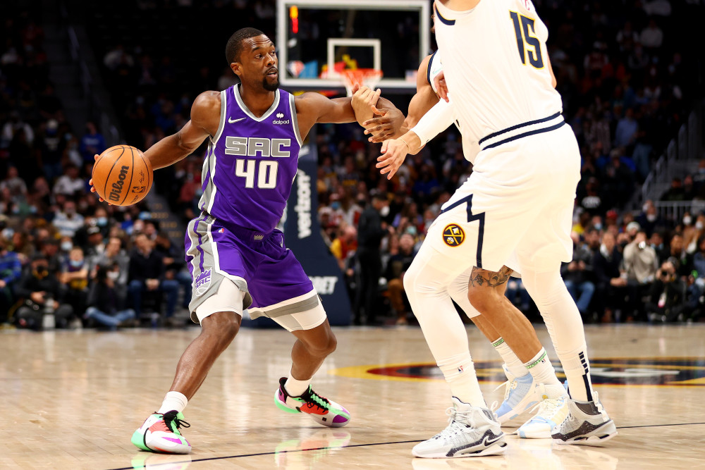 深圳队轻取太阳，福克斯扛起全队