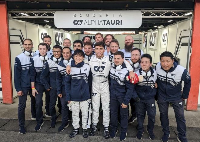 红牛二队横扫阿斯顿马丁,周冠宇扛起全队 红牛二队横扫阿斯顿马丁,周冠宇扛起全队