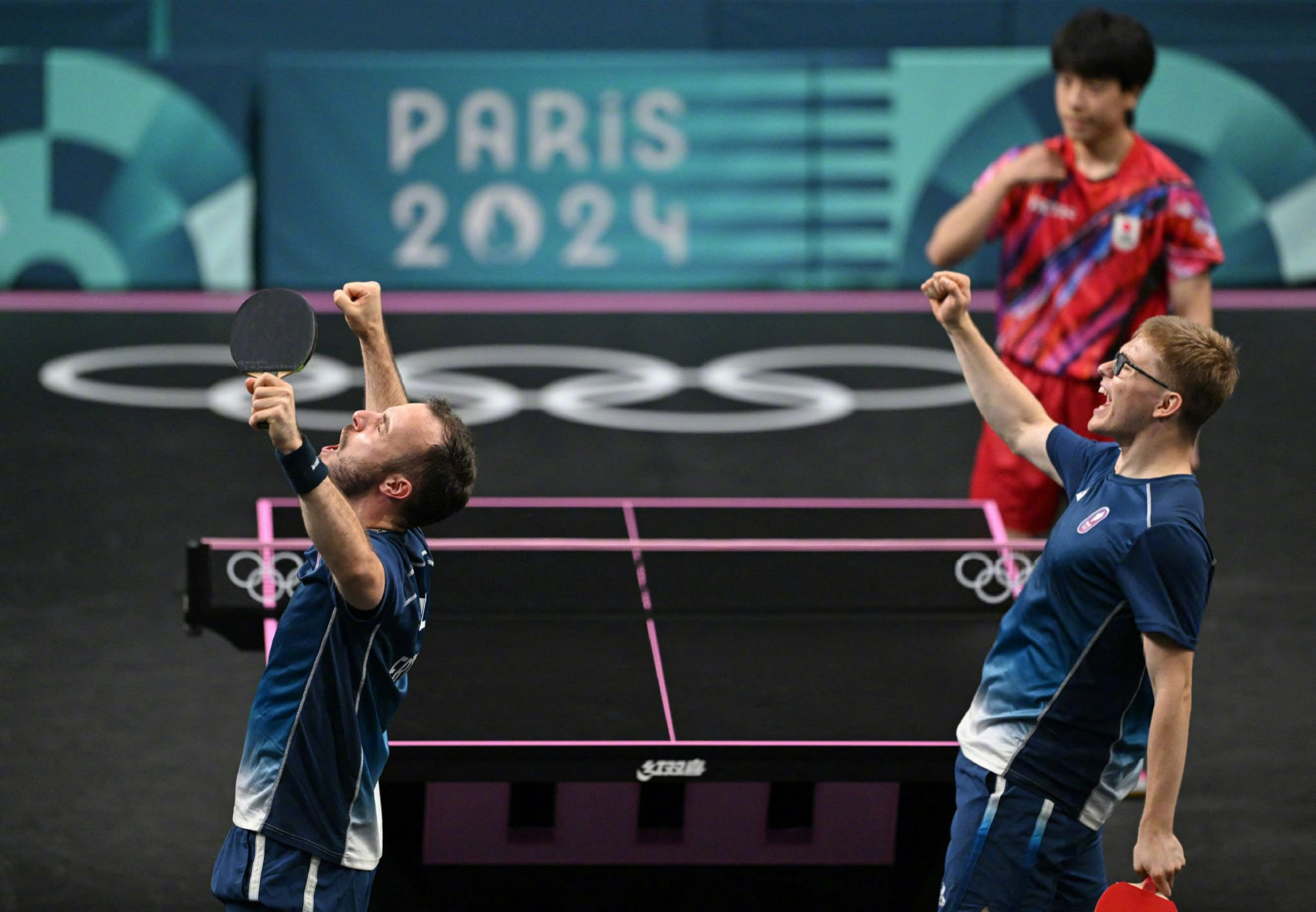 日本队逆转法国队，张本智和高光表现