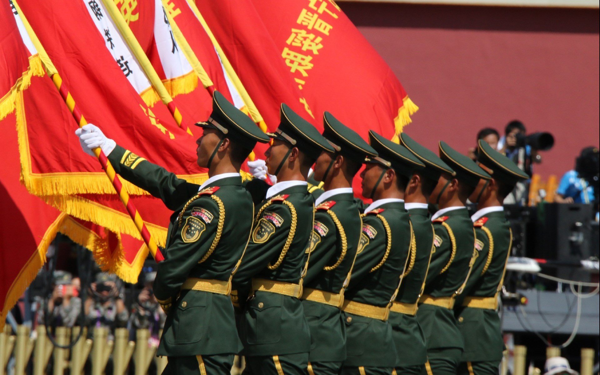 利马血色黎明,秘鲁绝杀背后的垂死反击,与三笘薰全场压制的日本式美学